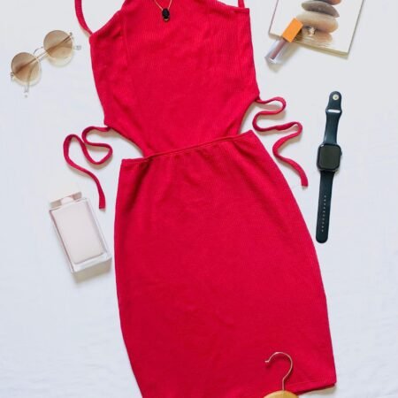 Vestido Milão Costa Nuas Com Alcinha Ombros a Mostra Curto Amarração Anarruga Meio Corpo Tubinho